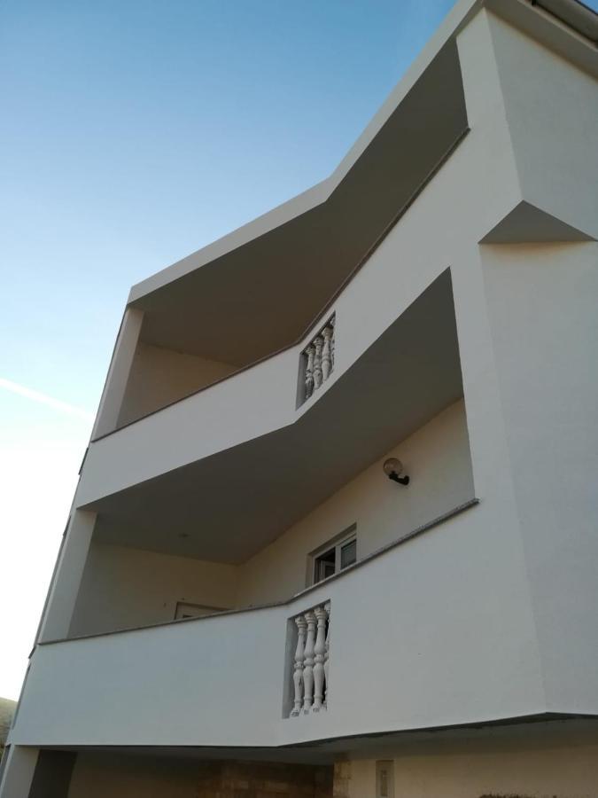 Apartments Dario Pag Town Exterior photo