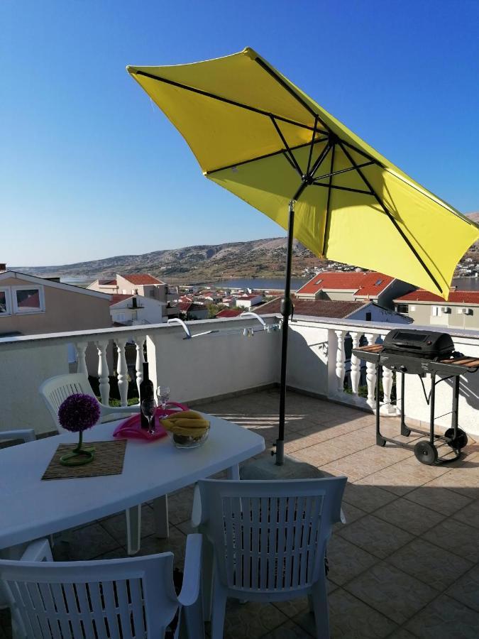 Apartments Dario Pag Town Exterior photo