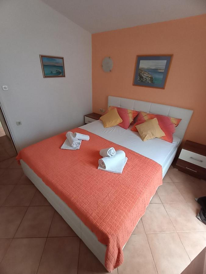 Apartments Dario Pag Town Exterior photo